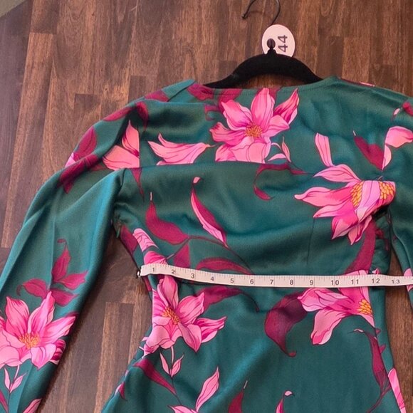 Maggy London Dress Womens 4 Green Pink Floral Midi Twist Front Long Sleeve NWT - Picture 6 of 12